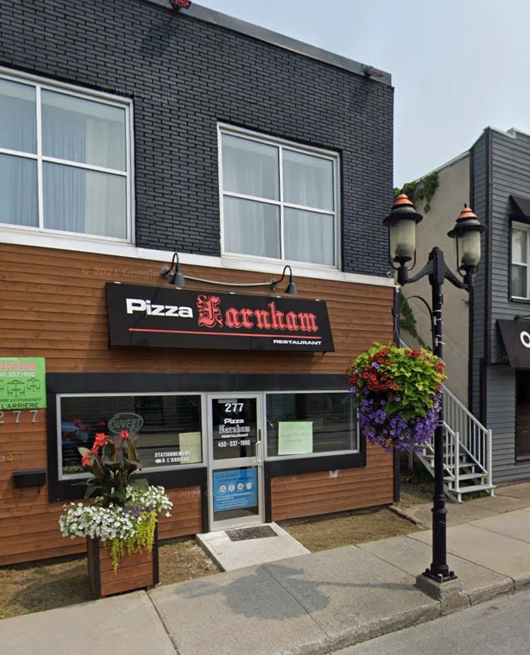 Façade de la Pizzeria Farnham au 277 Rue Principale Est